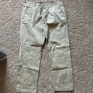 Lee Men's Chino Pants in Olive